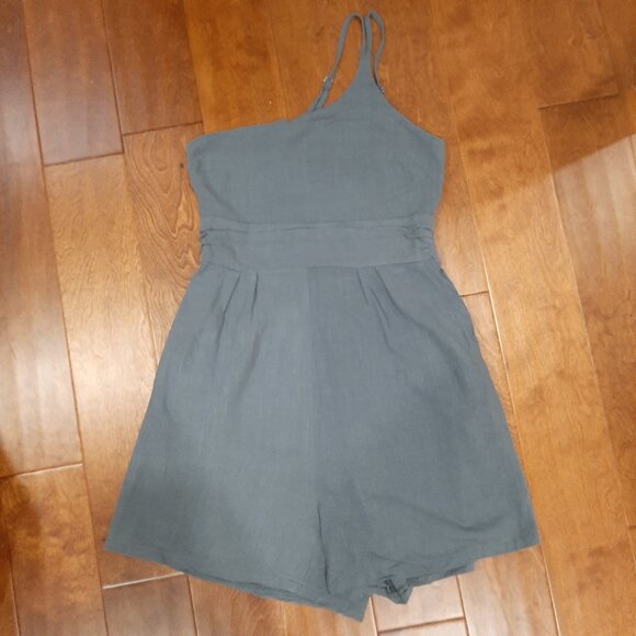 Vintage linen asymmetrical strap quiet luxury romper - Picture 2 of 11